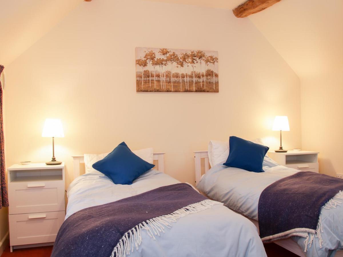 Cream Door Cottage Киддерминстер Экстерьер фото